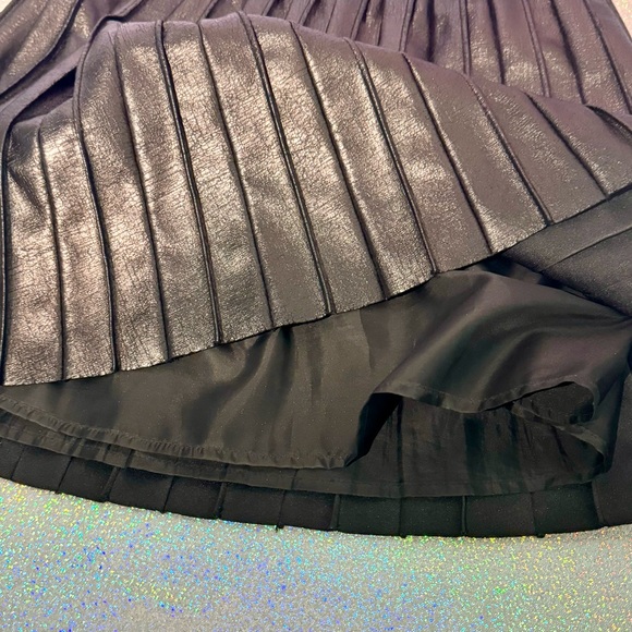Hinge Black Pleather Pleated Mini Skirt, XS - Picture 2 of 3